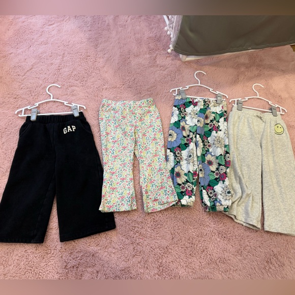Gap 3T Pant Bundle - Picture 1 of 10